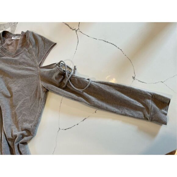 Project Social T Cut Out Lace Detail Sleeve Sweatshirt Taupe Women’s Sz M - Picture 4 of 7